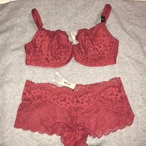 Victoria Secret Lace Bra and Panty Set